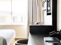 Mantra_on_Northbourne_Canberra_Hotel_Room_Desk_View